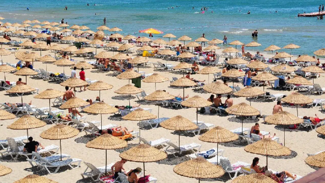 Turizm geliri yılın ilk yarısında 25,8 milyar dolara ulaştı