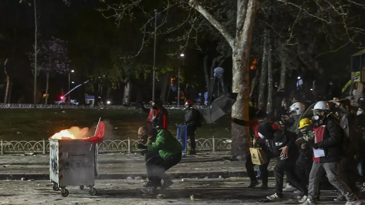 CHP’nin Saraçhane mitinginde gözaltına alınan 34 kişiden 13’ü tutuklandı