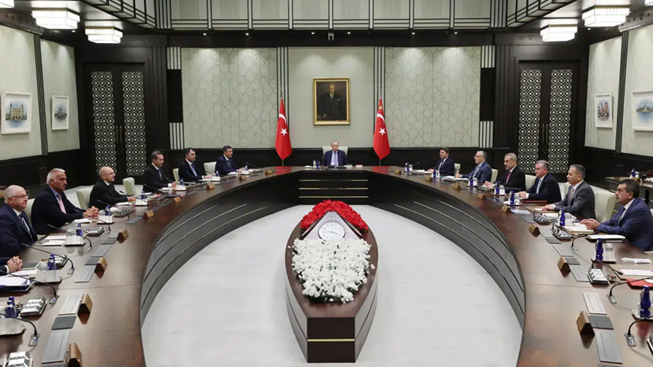 İddia: Cumhurbaşkanı Erdoğan bu akşam bazı bakanlara veda yemeği düzenleyecek