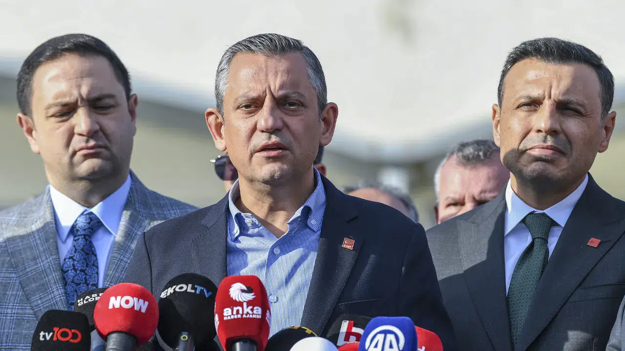 Özgür Özel’den Silivri ziyareti: “CHP, Meclis’teki çözüm süreci komisyonuna katılacak”