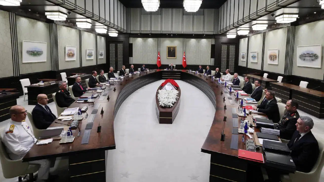 Cumhurbaşkanı Erdoğan başkanlığında MGK toplantısı: “Terörsüz Türkiye” ve Suriye mesajları öne çıktı
