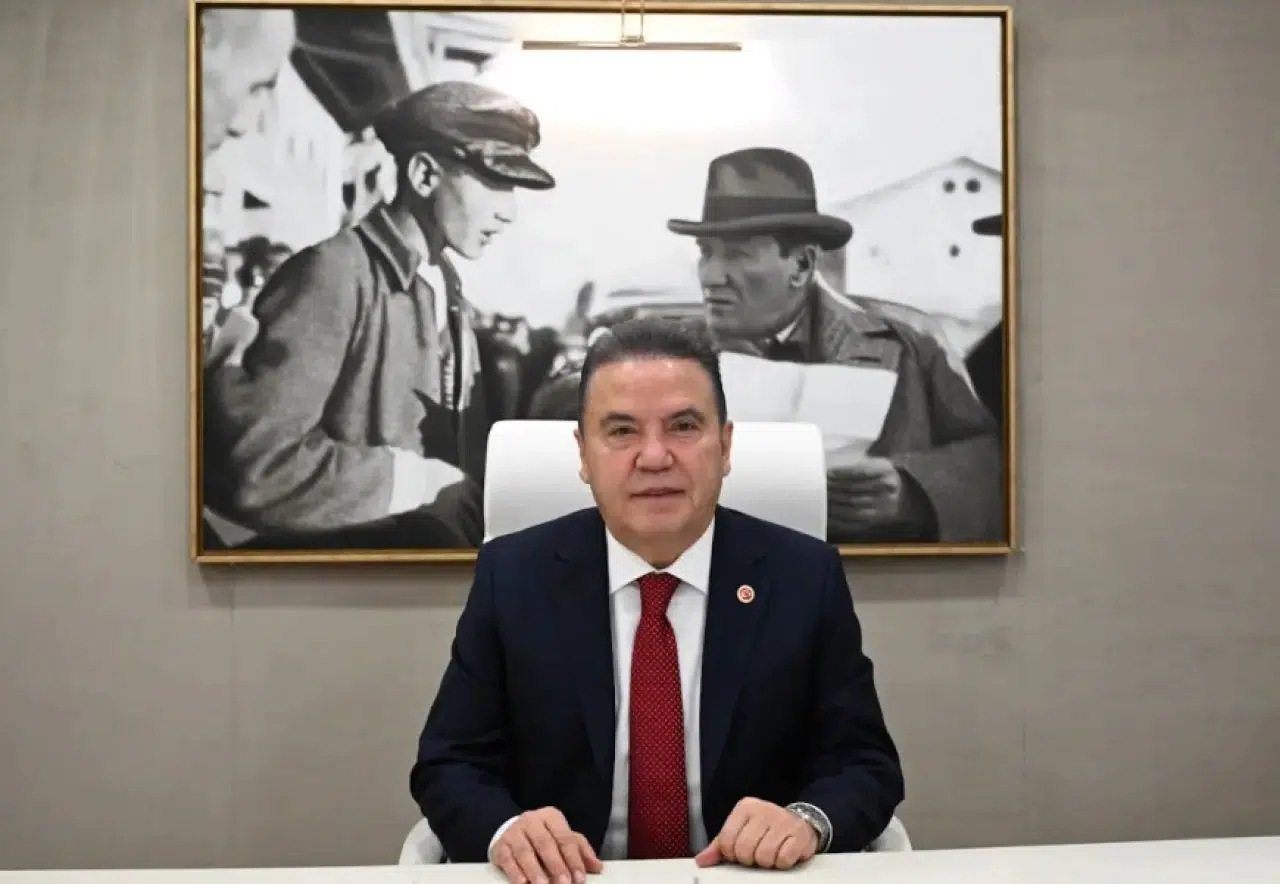 Muhittin Böcek yeniden hastaneye kaldırıldı