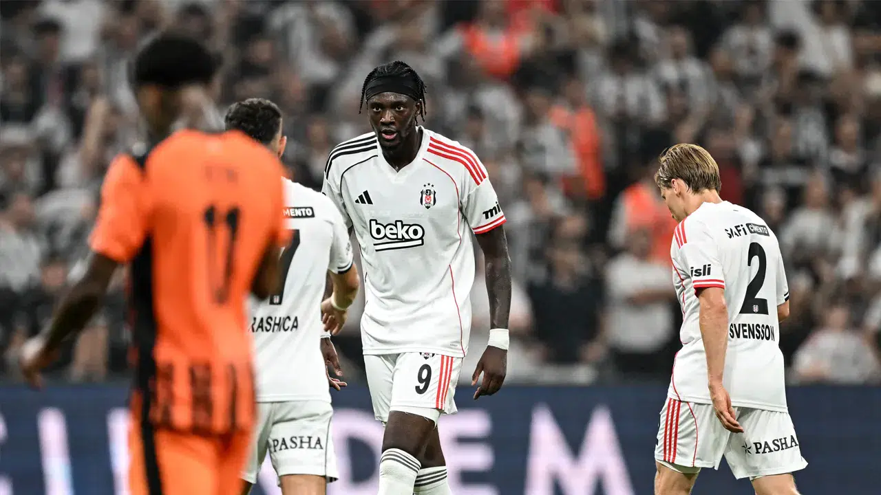 Beşiktaş, Shakhtar Donetsk'e karşı tur için sahaya çıkıyor