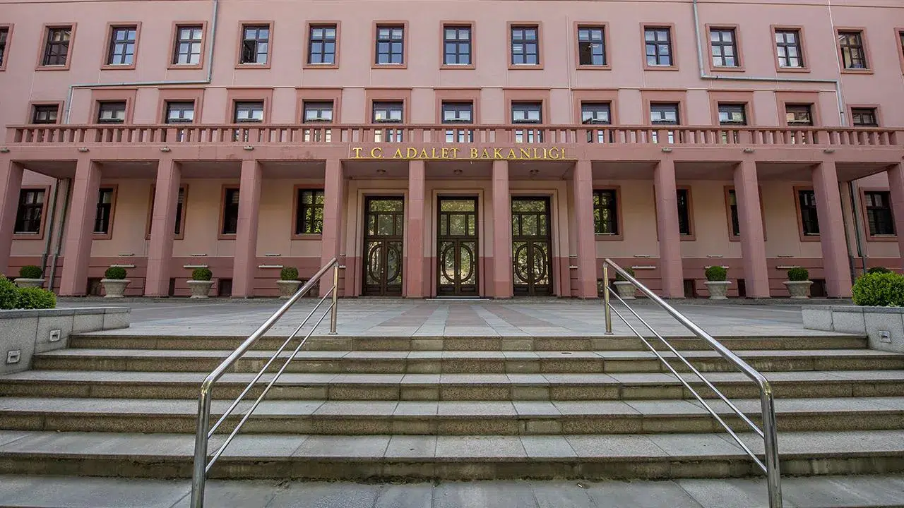 Adalet Bakanlığı 20 Bin Personel Alımı ne zaman olacak? Şartları nelerdir?