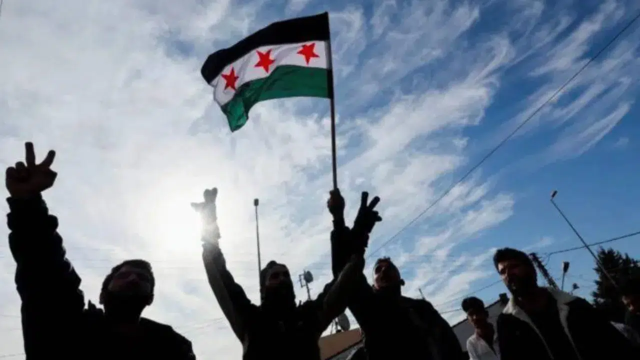 Halep’te havalimanı yakınında şiddetli patlama