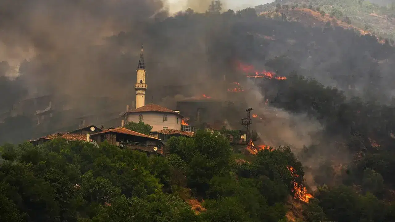 Ödemiş yangınında can kaybı 3’e yükseldi: Yaralı orman işçisi Ragıp Şahin hayatını kaybetti