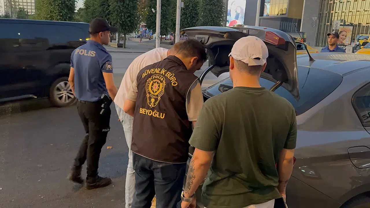 "Huzur İstanbul" uygulamasında 835 gözaltı: Aranan 390 şüpheli yakalandı