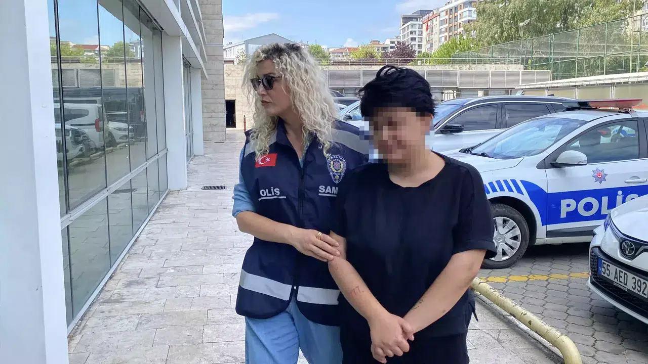 Samsun'da evlat vahşeti: Annesini 11 yerinden bıçakladı!