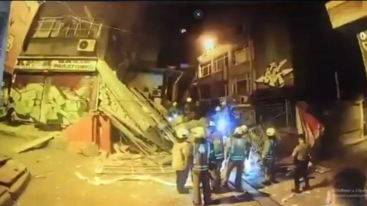 Beyoğlu’nda doğalgaz patlaması: Binada çökme meydana geldi