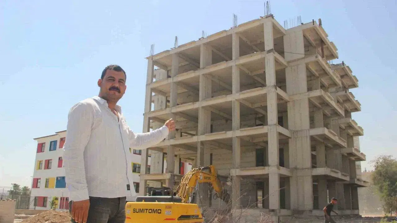 Şanlıurfa'da bir müteahhit, kendi inşaatını ihbar ederek 5 katı tamamlanan binasını yıktırdı!