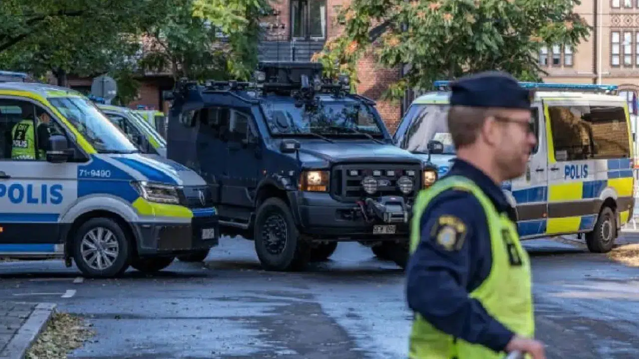 İsveç’te cami yakınında silahlı saldırı: Yaralılar var