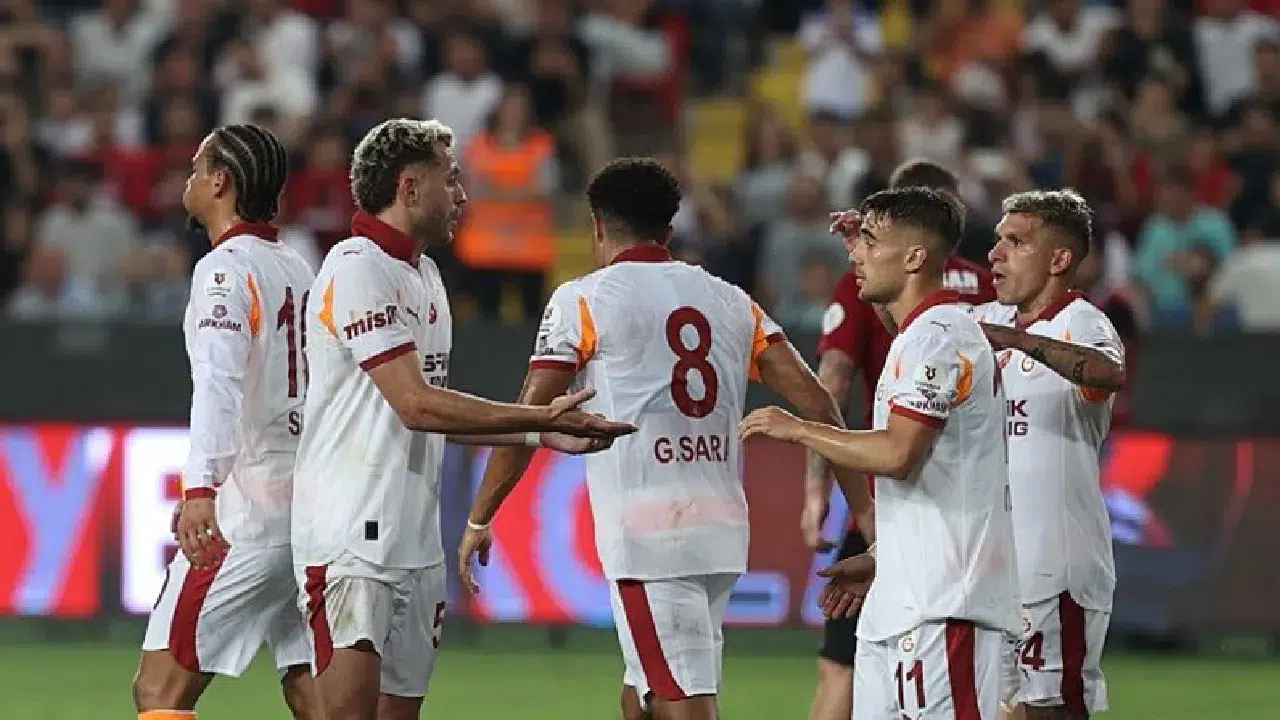 Son şampiyon Galatasaray sezona farklı başladı: Fenerbahçe'den hakem tepkisi geldi