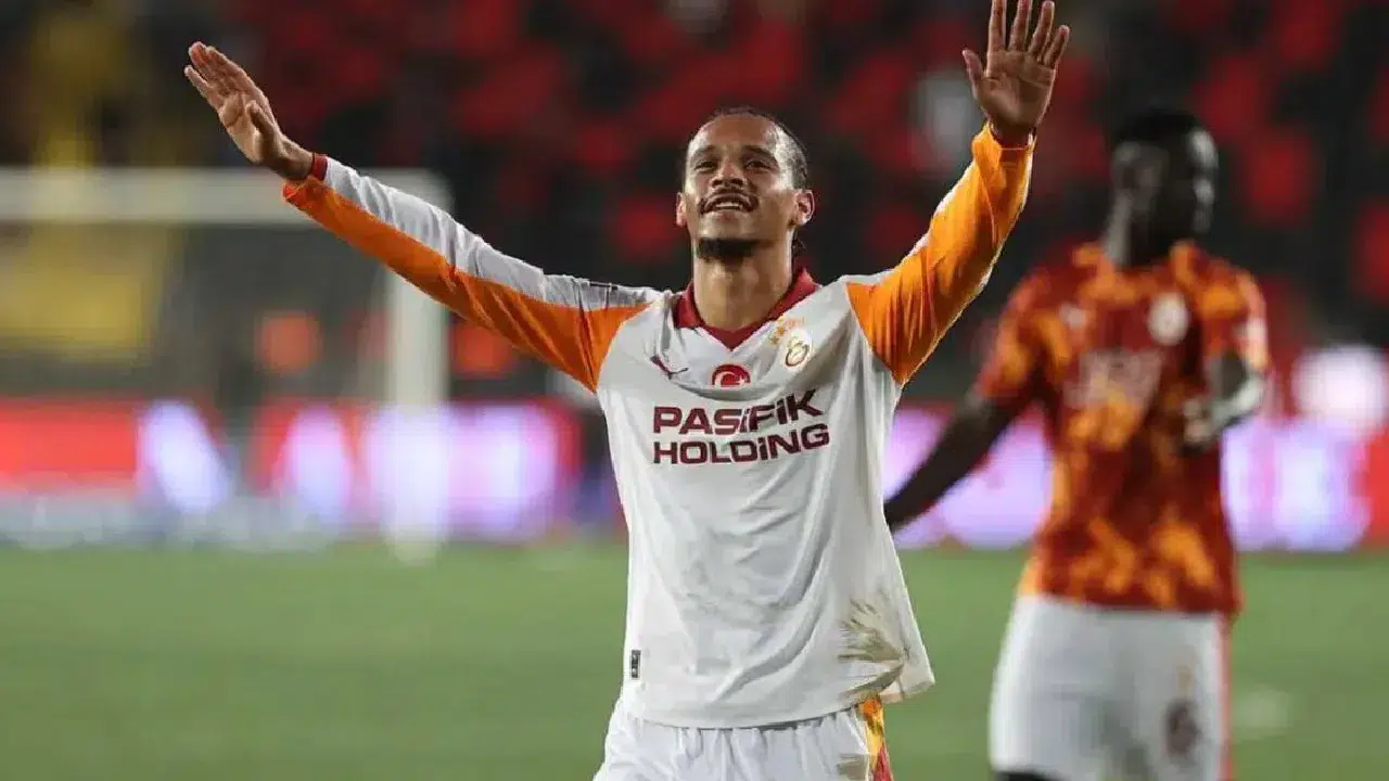 Leroy Sane neden uzun kollu forma giyiyor?