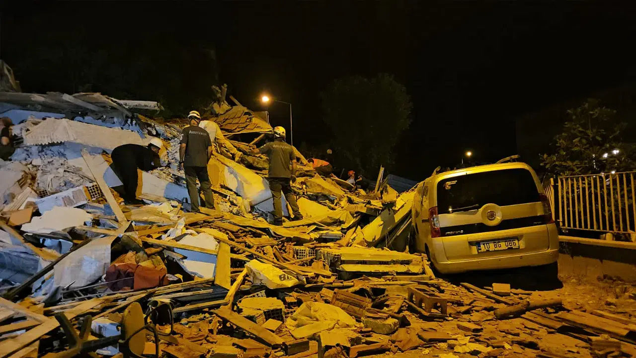 Eylül Tumbar, Balıkesir’deki 6,1 büyüklüğündeki depremde amcasını kaybetti