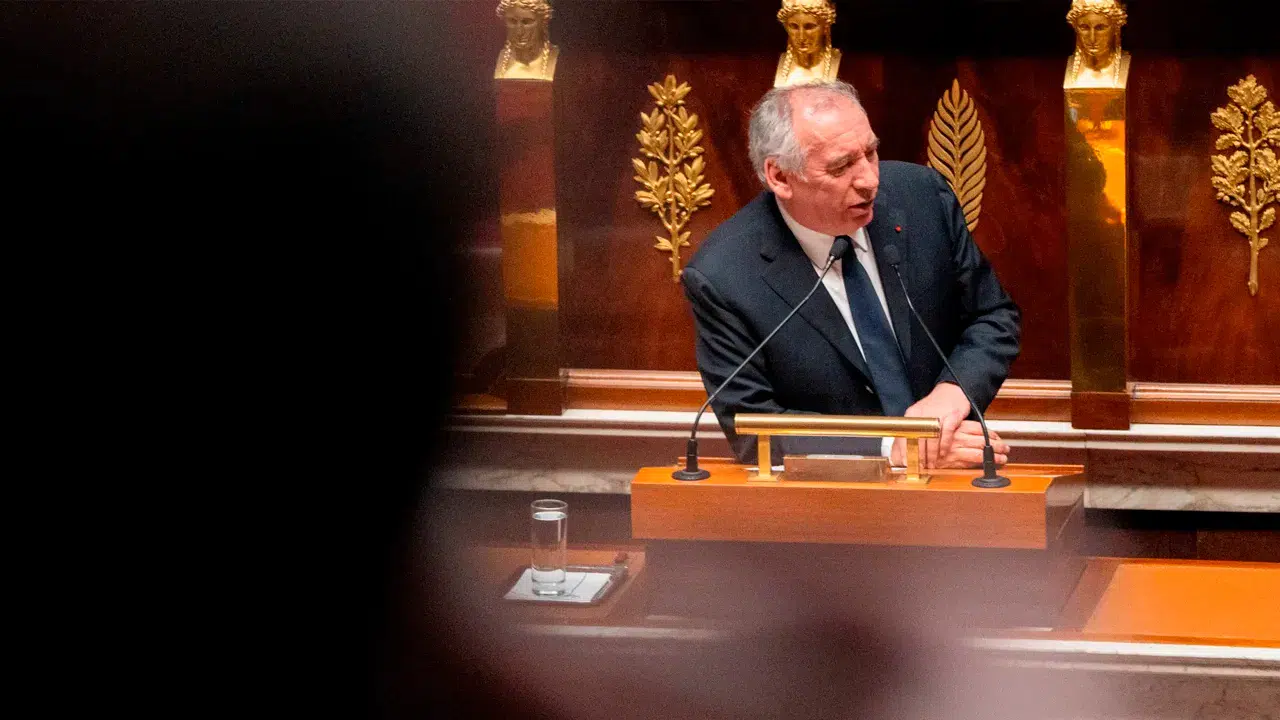 Fransa'da hükümet 8 Eylül'de parlamentodan güvenoyu talep edecek