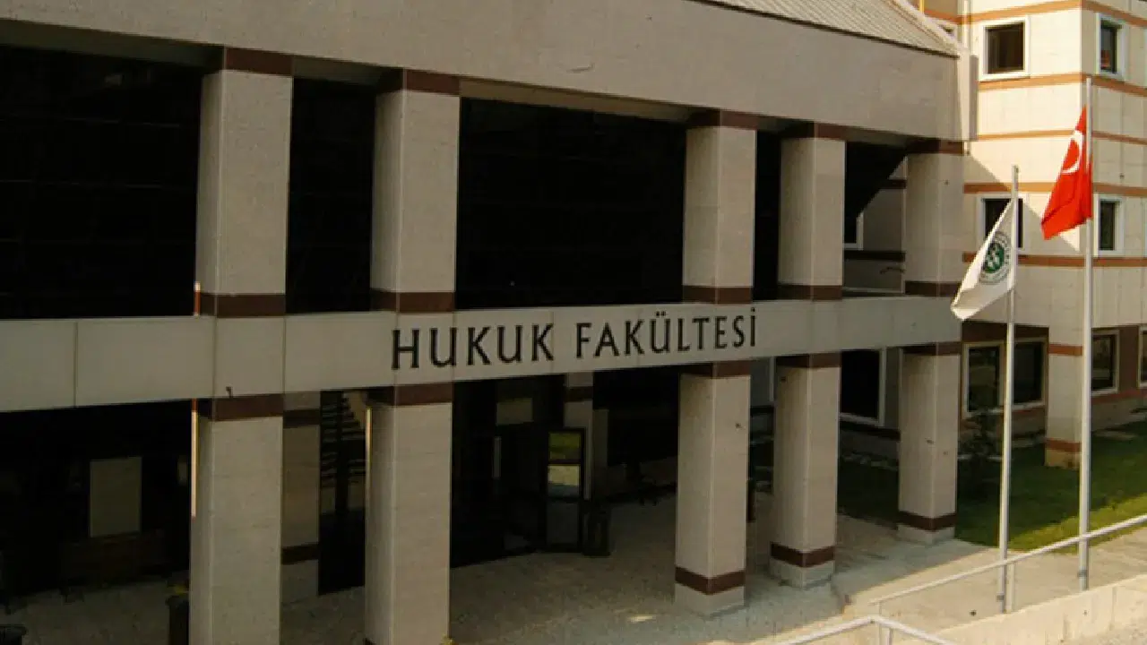 Danıştay’dan hukuk fakülteleri için 100 bin barajına durdurma kararı
