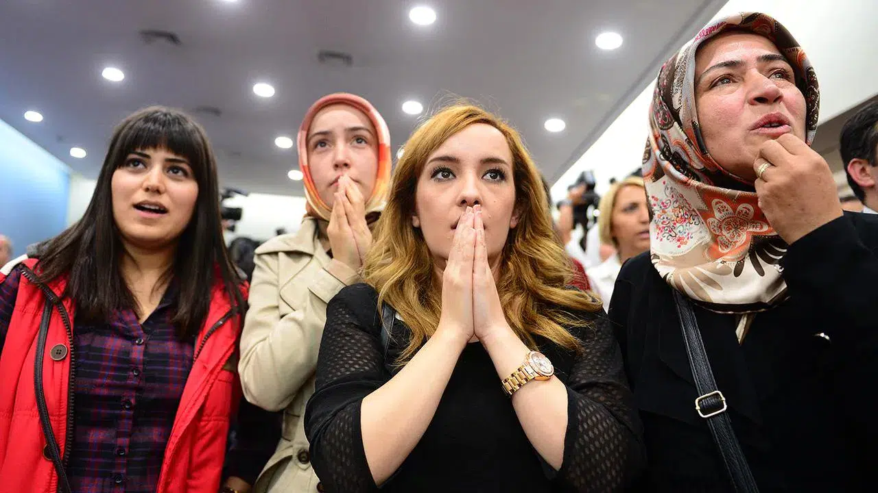 15 Bin Öğretmen Atamasında Mülakat Süreci Sona Erdi: MEB, Sözleşmeli Öğretmen Atama Sonuçlarını Ne Zaman Duyuracak?