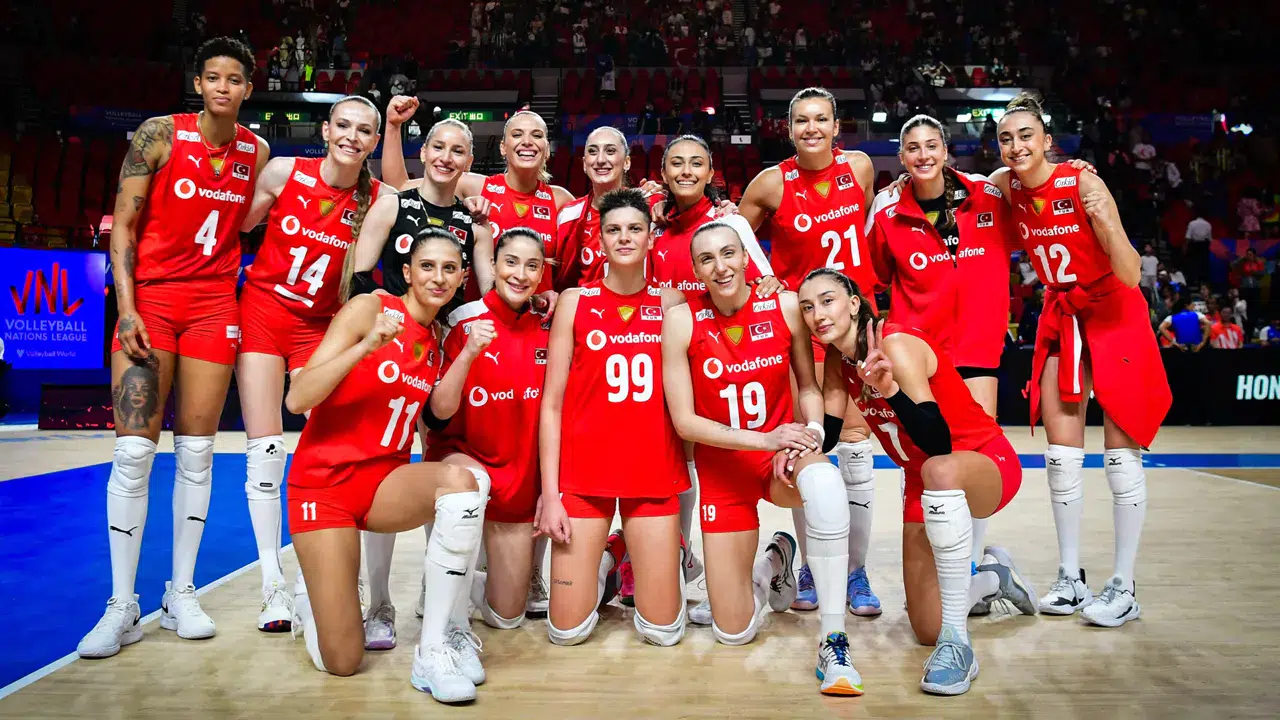 Filenin Sultanları, Kanada'yı 3-0'la süpürdü