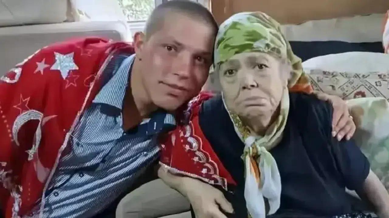 Sosyal medyada gündem olan İbrahim Çetin’e asker ocağında acı haber