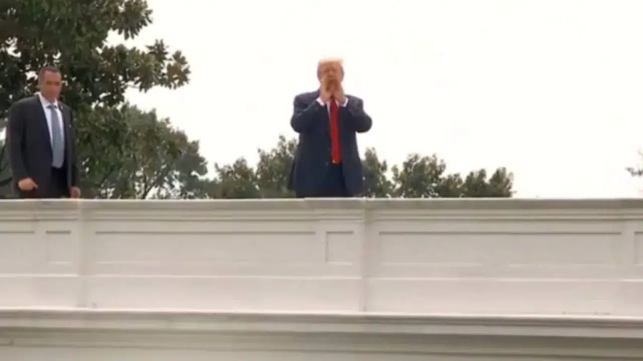 Trump’tan Beyaz Saray çatısından mesaj: “Füzeler… Nükleer füzeler…”