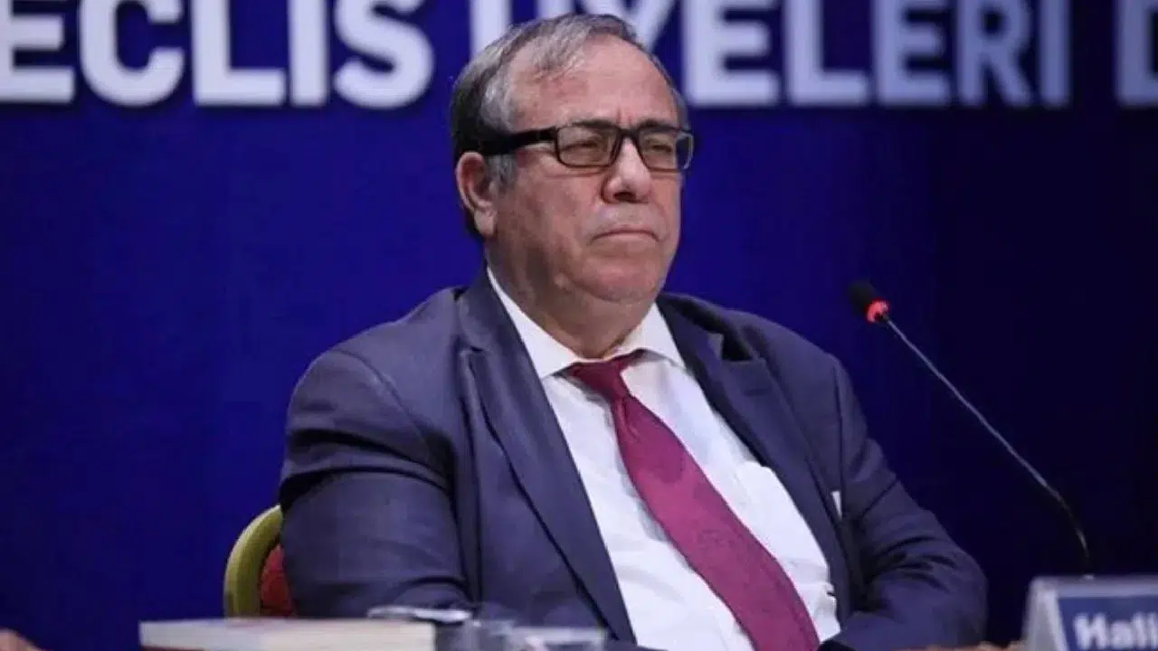 Eski Sağlık Bakanı Halil Şıvgın 75 yaşında hayatını kaybetti