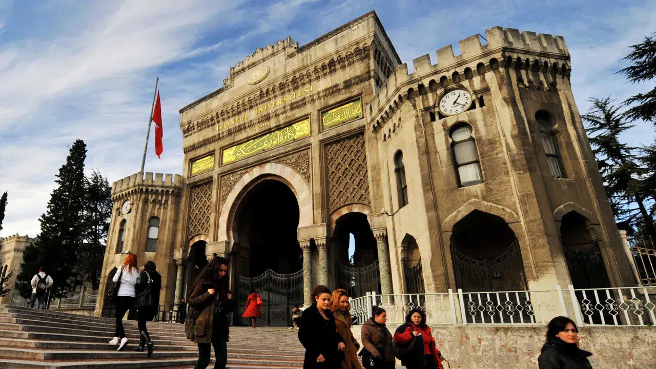 Öğrenciler için beklenen tarih belli oldu! Üniversite kayıtları ne zaman başlayacak? İşte 2025 üniversite kayıt tarihleri