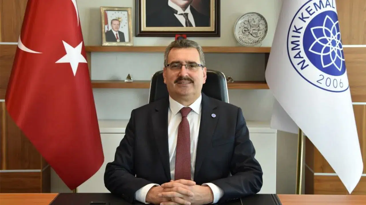 Rektör Prof. Dr. Mümin Şahin'in oğlu sınava girmeden hukuk diploması alabilmek için üç ülke gezmiş