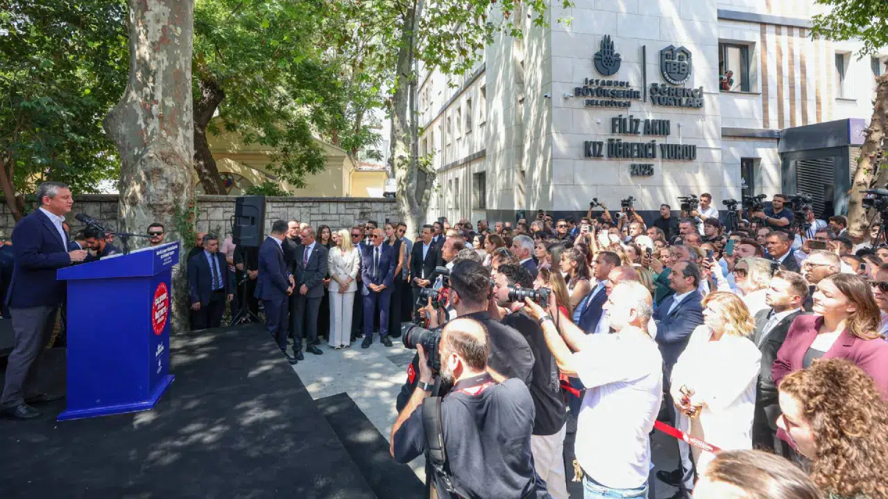 CHP, Kadıköy’de Filiz Akın Yükseköğrenim Kız Öğrenci Yurdu’nun açılışını gerçekleştirdi