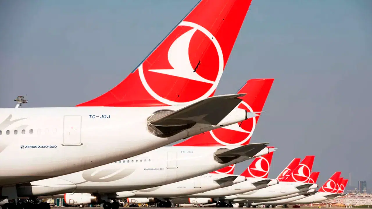 THY, 245 kişiyi sigara içmeleri sebebiyle uçuşlardan men etti