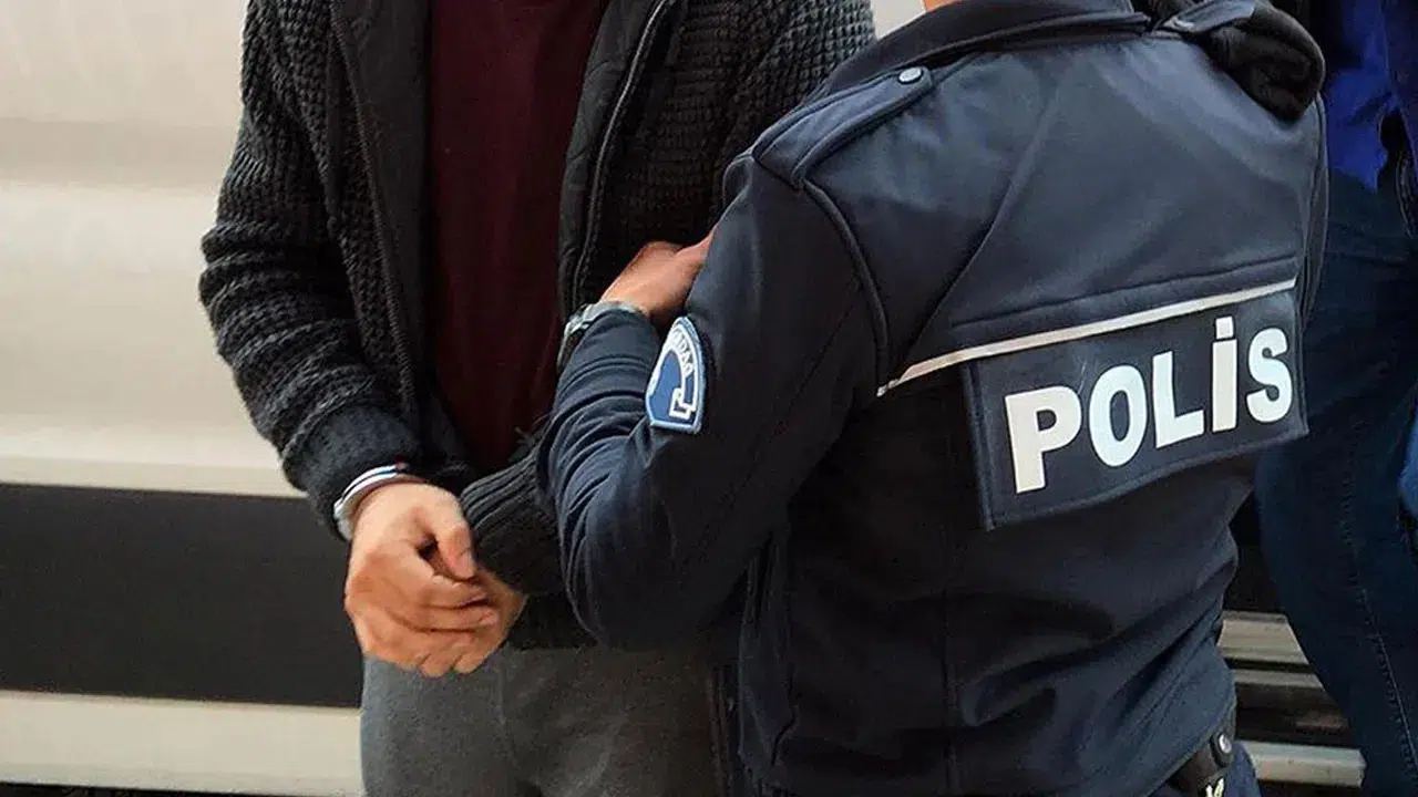Interpol tarafından aranılan kişi İstanbul'da yakalandı