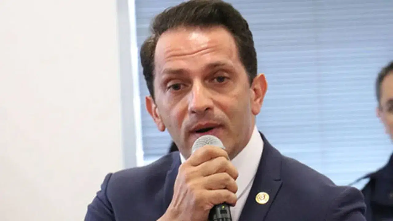 AK Parti’den disipline sevk edilen Mücahit Birinci istifa etti