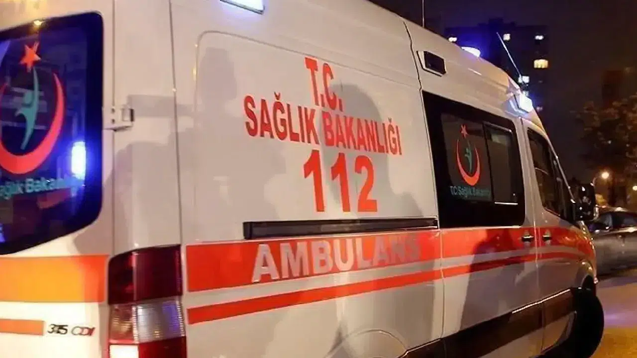 Adana’da eğitim uçağı düştü: Pilot ve yolcu ağır yaralı