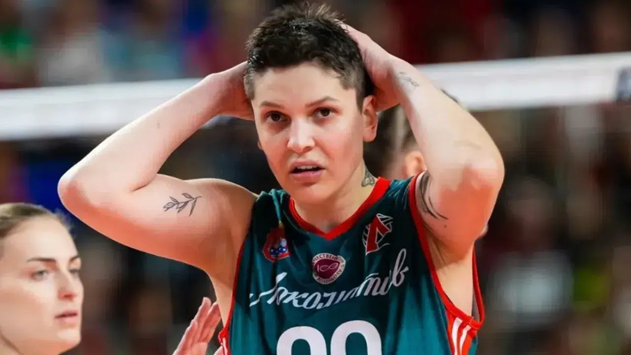 Yıldız voleybolcu Ebrar Karakurt'un yeni saç stili çok konuşuldu!