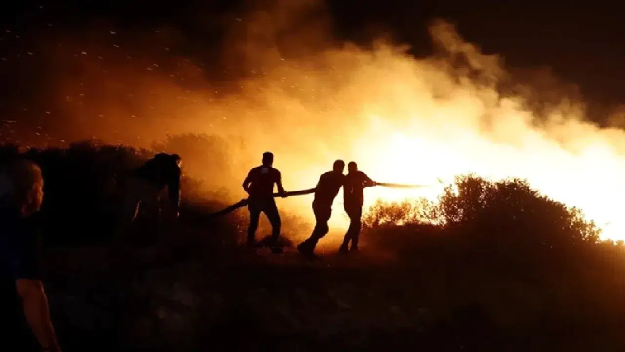 Yunanistan’da orman yangınları büyüyor: Çok sayıda köy ve tatil beldesi tahliye edildi