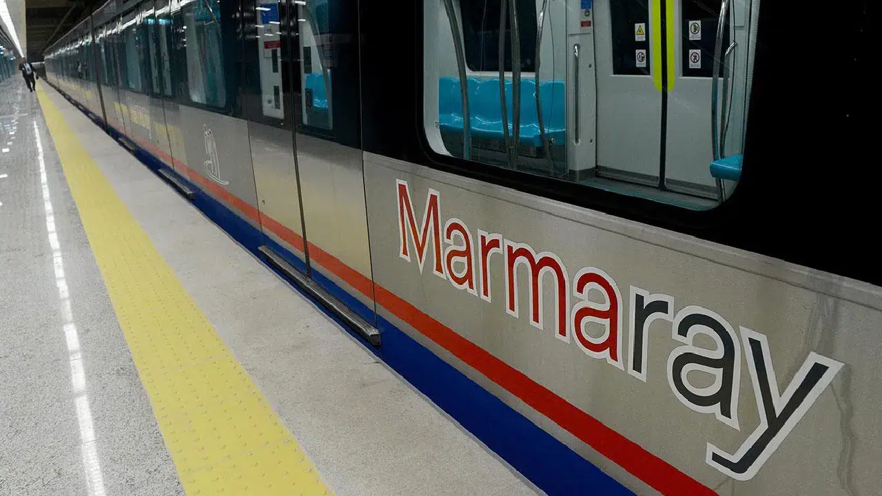 Marmaray’da peş peşe iki intihar: Seferler aksadı