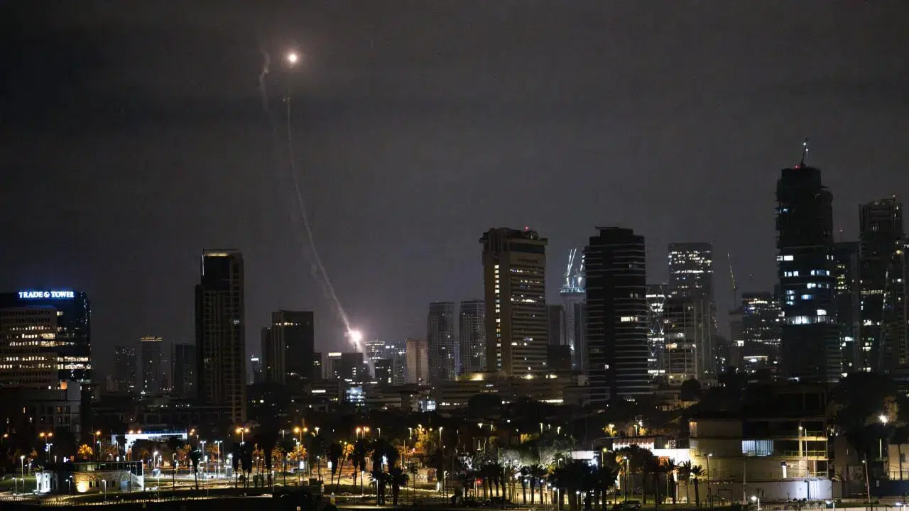 Husilerden İsrail’e füze saldırısı: Tel Aviv'de sirenler susmuyor