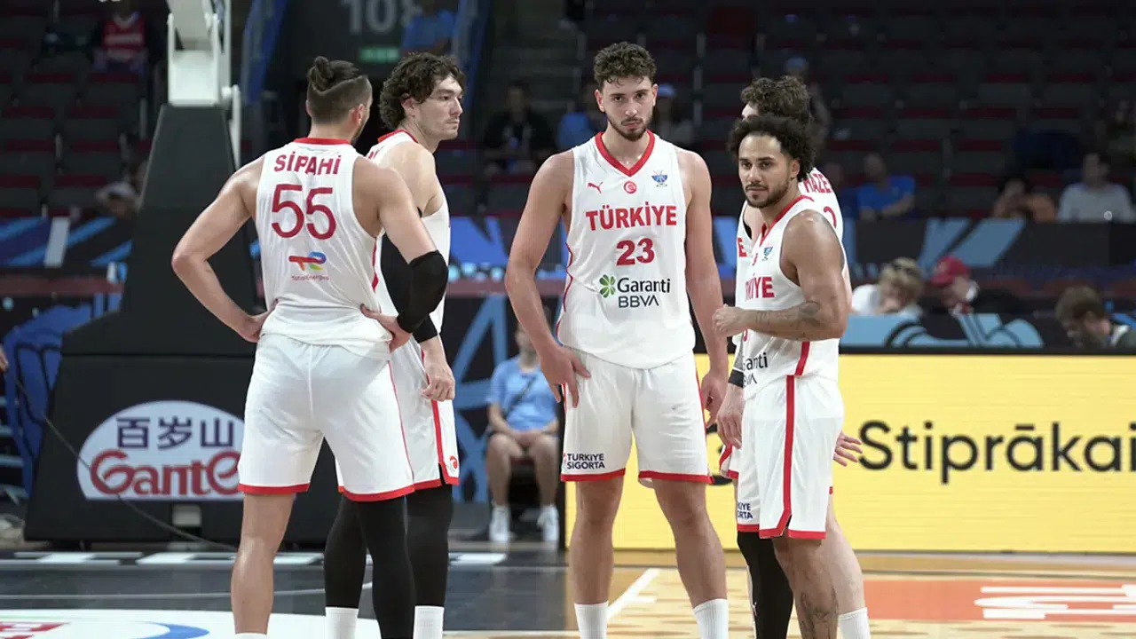 A Milli Erkek Basketbol Takımı, 2025 Avrupa Şampiyonası’nda Çekya’yı 92-78 yendi