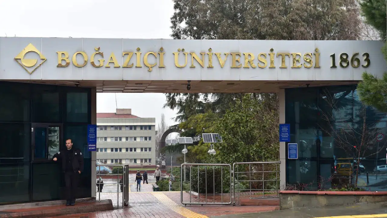 Boğaziçi Üniversitesi'nde silahlı saldırı: 15 yaşındaki garson hayatını kaybetti, saldırgan intihar etti.
