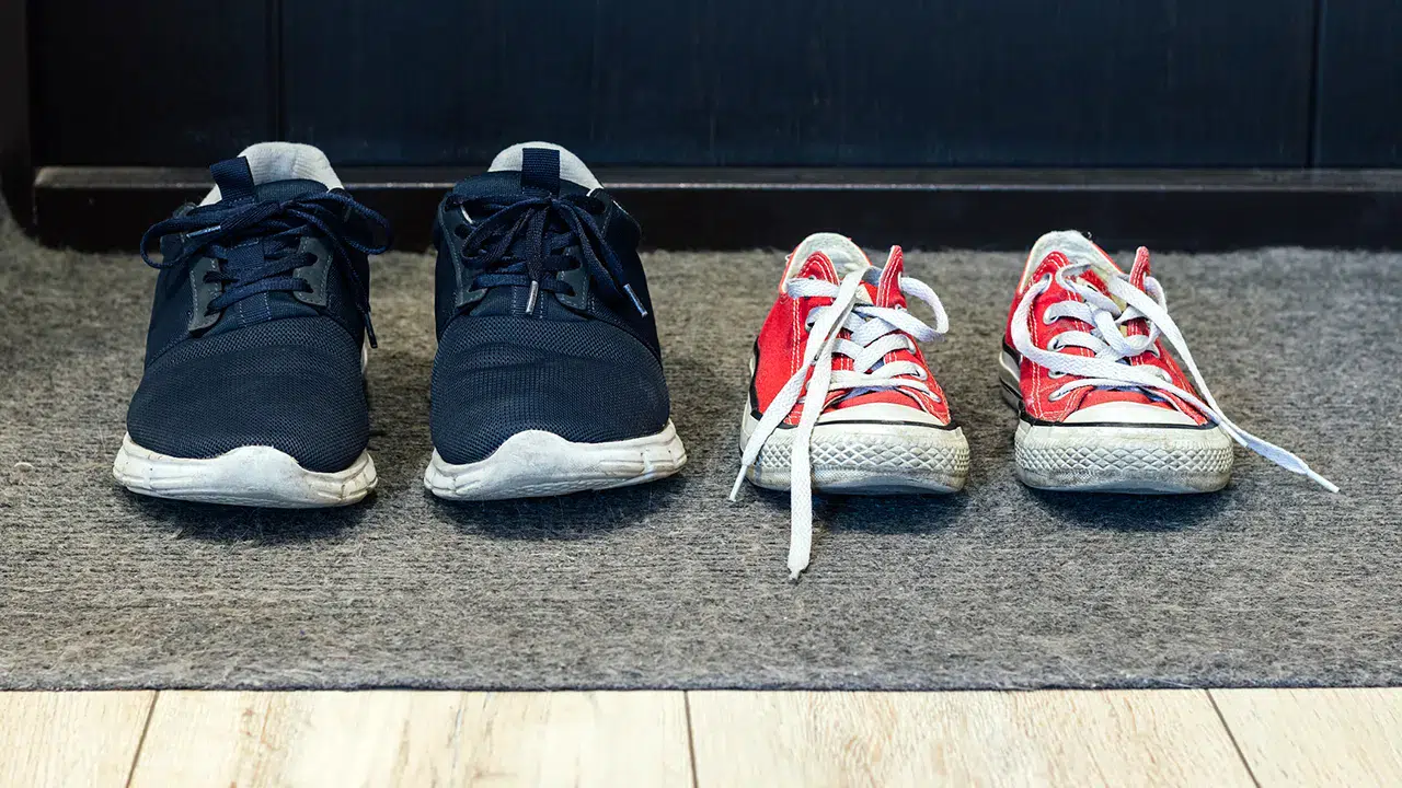 Kapınızın önüne ayakkabı koymak sizi evinizden edebilir mi?