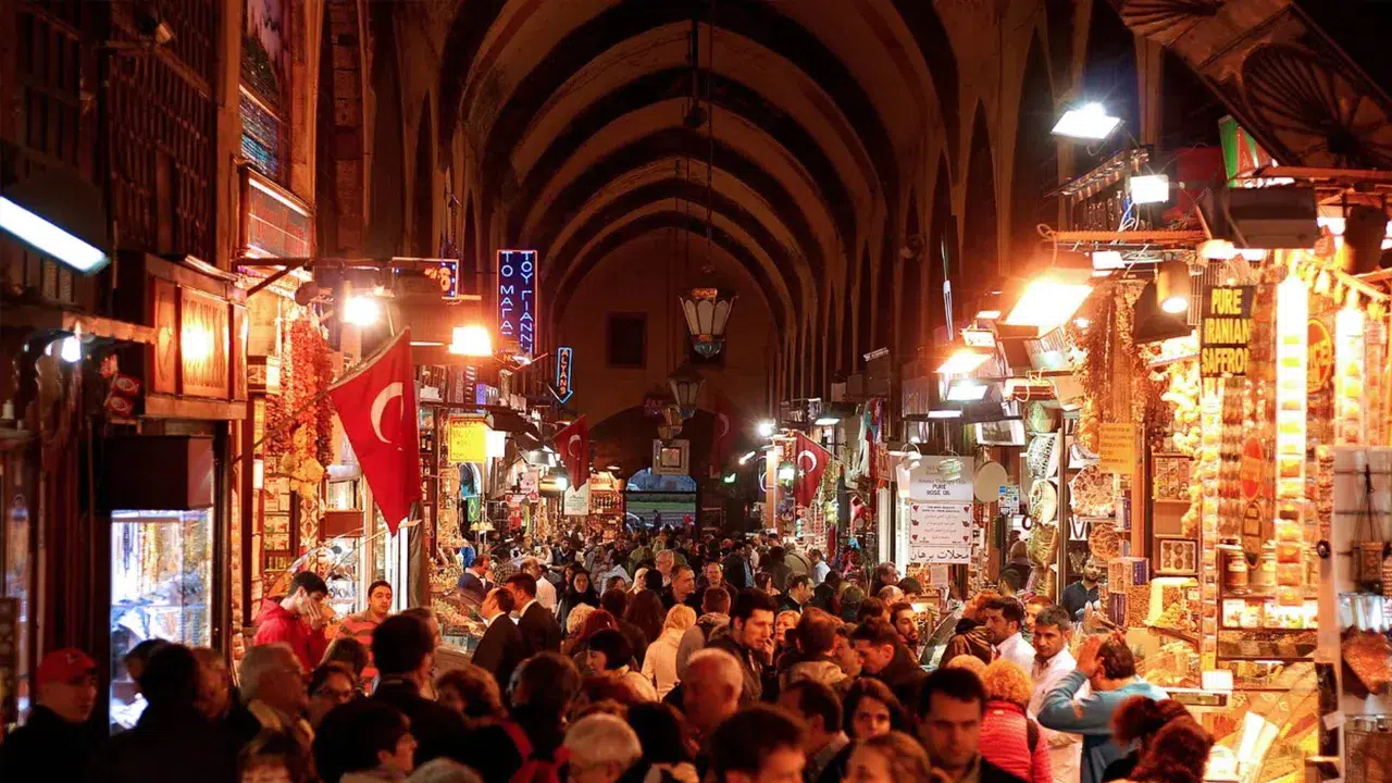 Kapalıçarşı’da onlarca iş yerine kaçak pırlanta operasyonu düzenlendi: 40 gözaltı