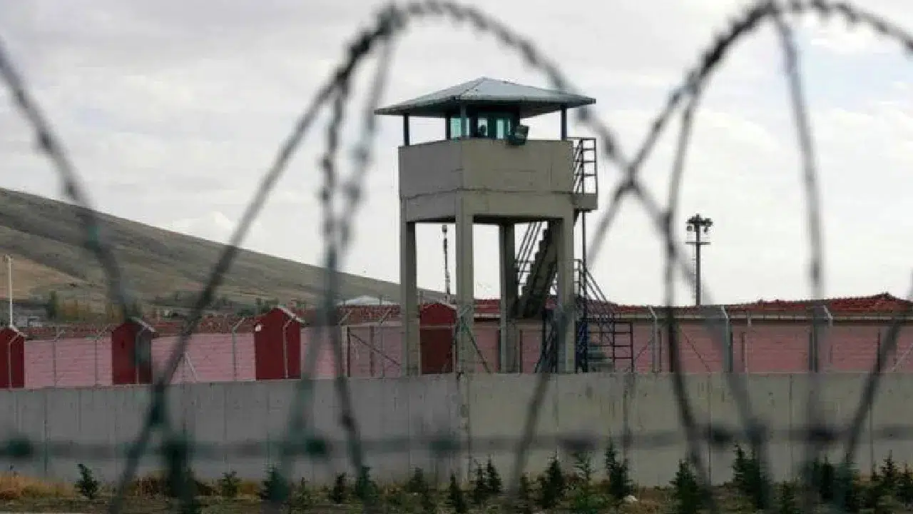 Cezaevinden avukat izlenimleri: İmamoğlu zayıfladı, Altaylı uyum sağladı, Kavala durmuyor