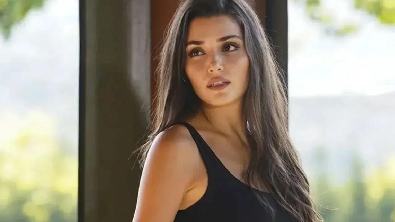 Hande Erçel’in Milano Moda Haftası stili sosyal medyayı ikiye böldü