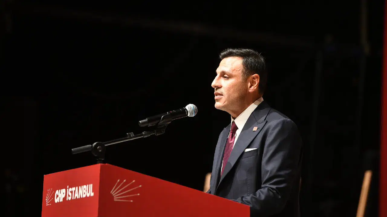 Özgür Çelik, CHP İstanbul İl Başkanlığı’na yeniden seçildi