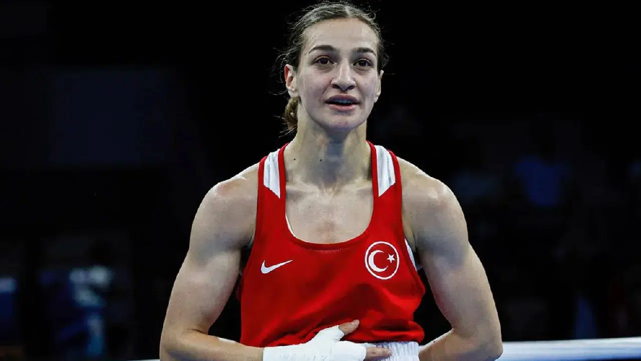 Buse Naz Çakıroğlu Dünya Şampiyonası’nda yarı finale yükseldi