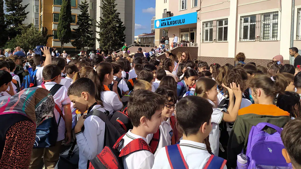 MEB Bakanı Tekin açıkladı: 12 yıllık zorunlu eğitim sistemi revize ediliyor, İstanbul'da okullar 8 Eylül’de 10.00-15.00 arası açık olacak