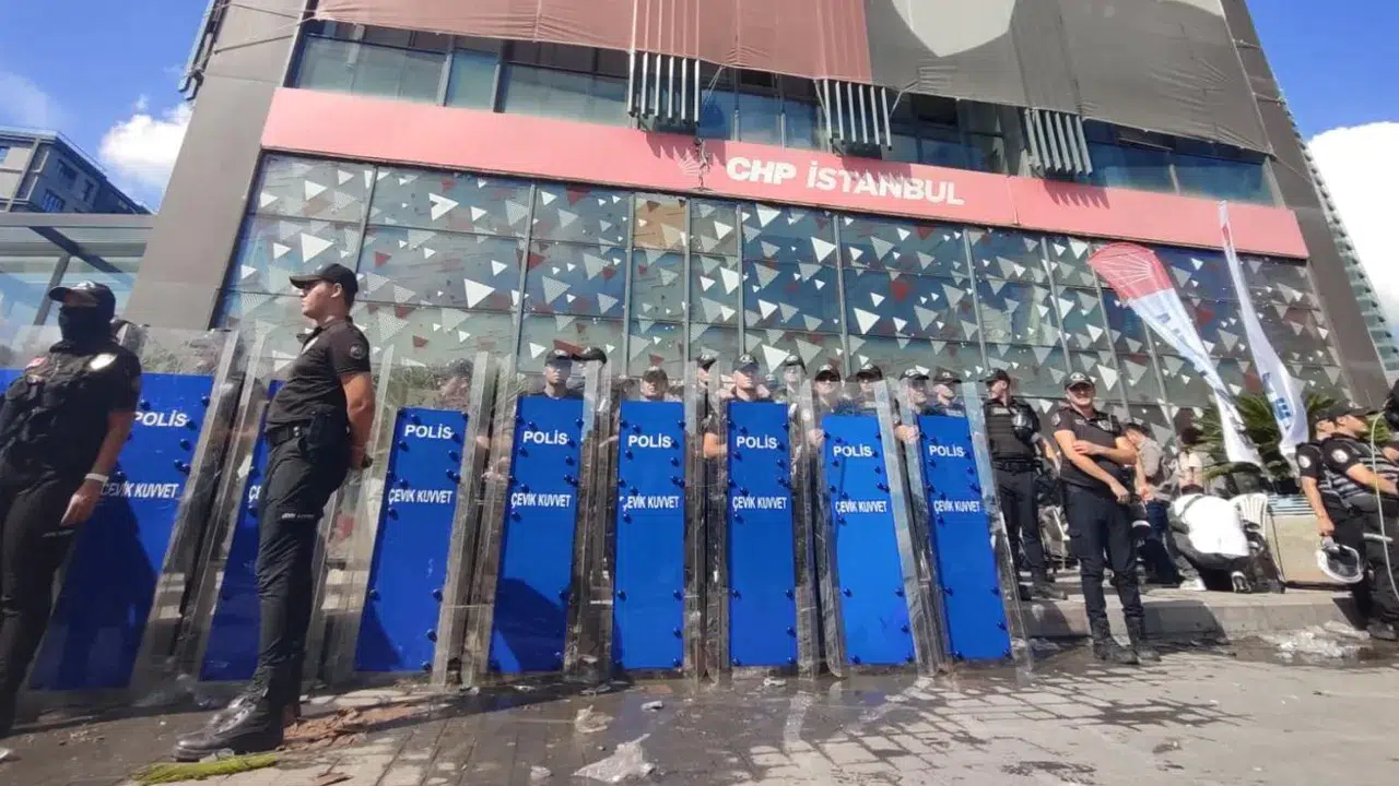 CHP İstanbul İl Kongresi'nin iptali davası reddedildi!