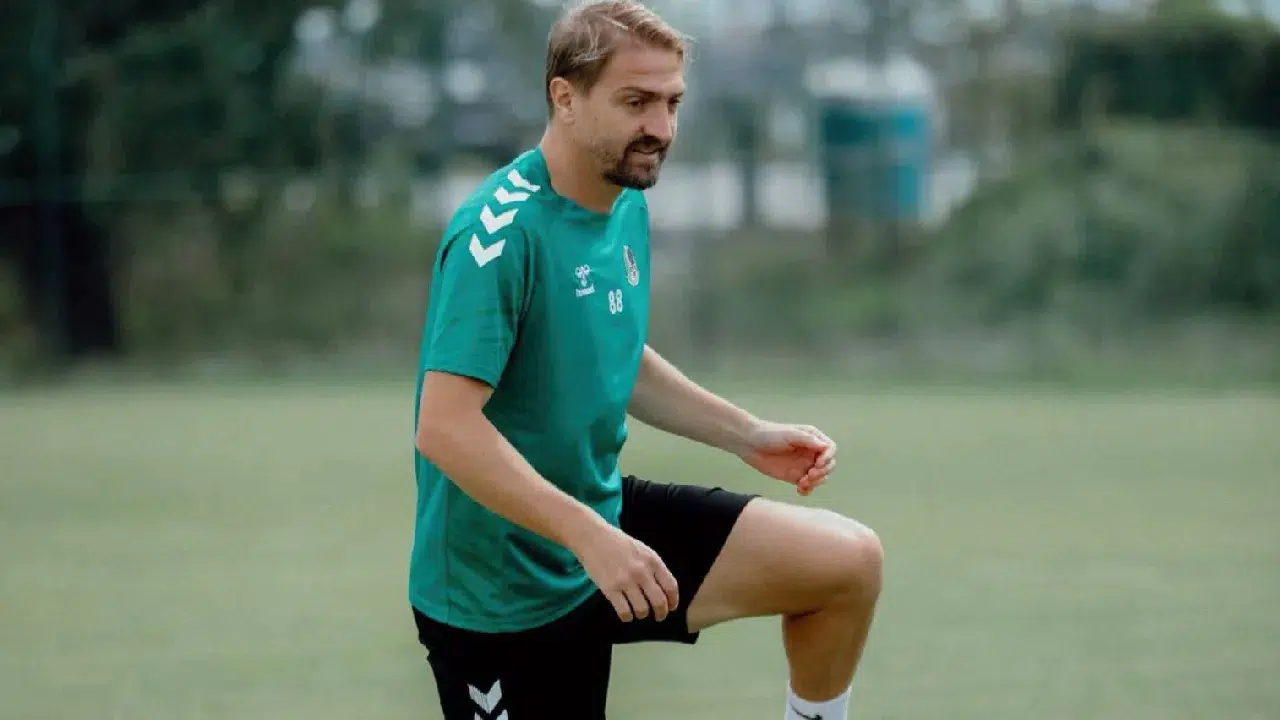 Olaylı maçın faturası ağır oldu: Caner Erkin’e tarihi ceza
