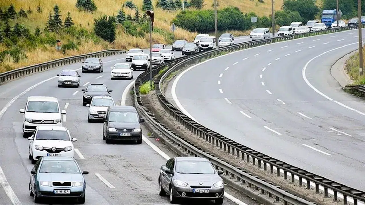 TEM Otoyolu’nda üstyapı çalışması: İstanbul yönü geçici olarak kapalı