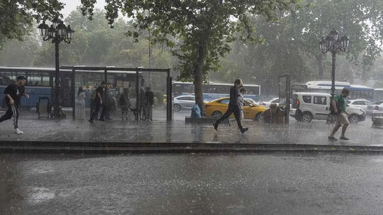 Ankara ve çevresine kuvvetli sağanak alarmı: Sel ve fırtına tehlikesi!