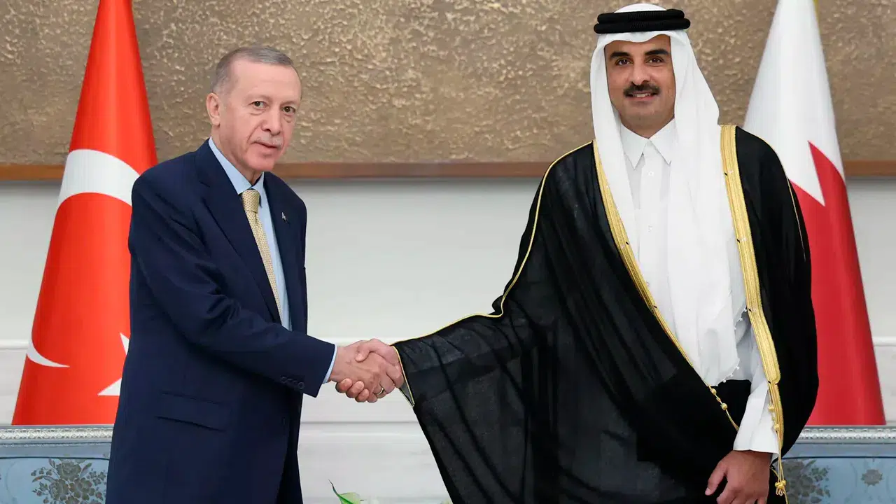 Katar Emiri Al Sani ile görüşen Cumhurbaşkanı Erdoğan, Türkiye'nin Katar’ın yanında olduğunu vurguladı